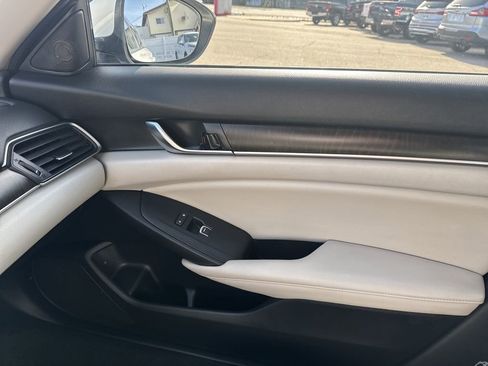 Used 2020 Honda Accord EX image 24