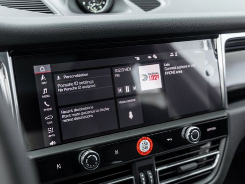 New 2026 Porsche Macan image 29