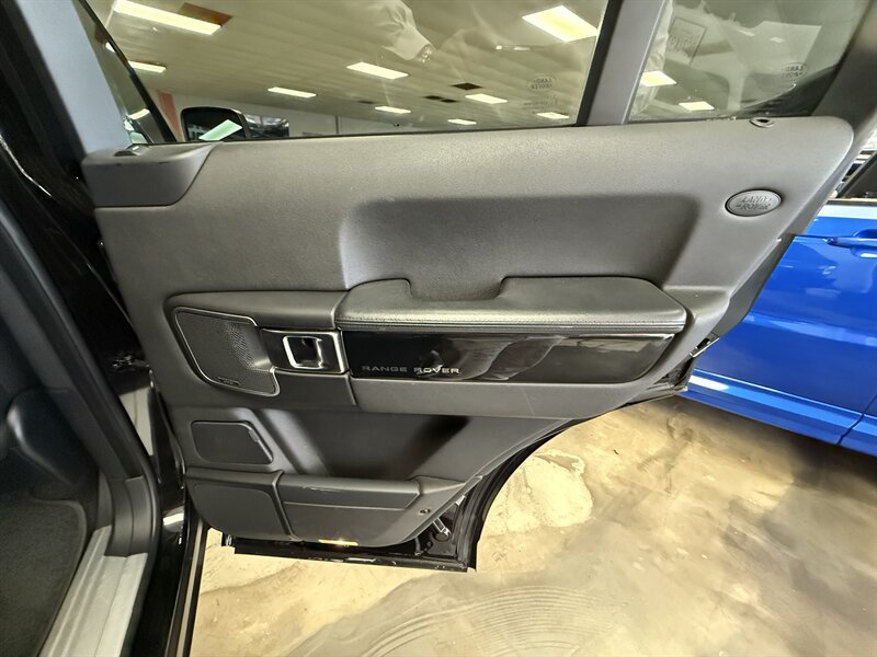Used 2012 Land Rover Range Rover HSE AWD/4WD image 21