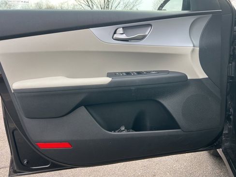 Certified 2023 Kia Forte LXS image 9