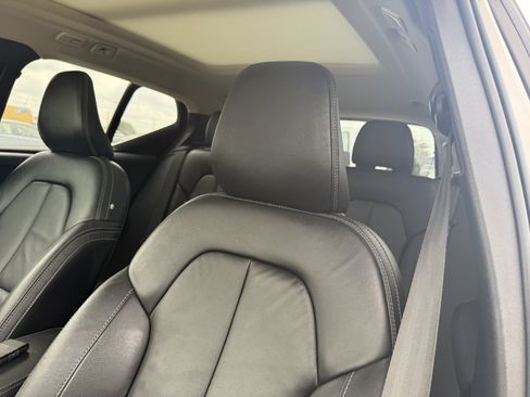 Used 2023 Volvo XC40 B5 Plus w/ Driver Assist Package AWD/4WD image 14