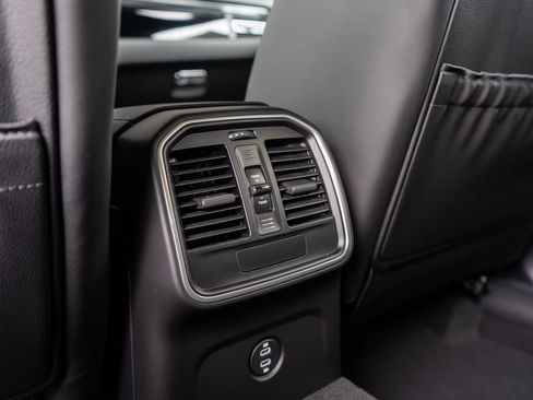 New 2026 Porsche Macan AWD/4WD image 26