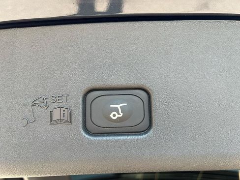 Used 2024 Lincoln Nautilus Reserve w/ Equipment Group 202A AWD/4WD image 16