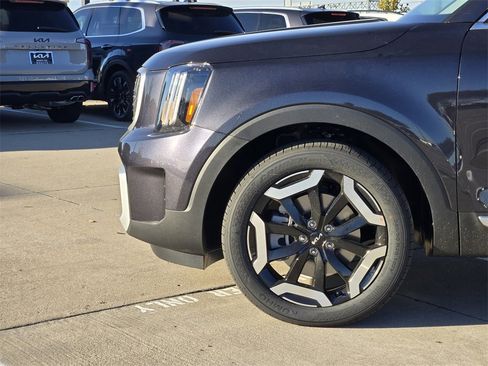 New 2025 Kia Telluride S image 5