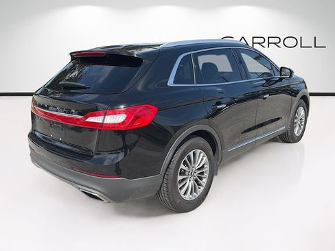 Used 2017 Lincoln MKX Select w/ Select Plus Package FWD image 3