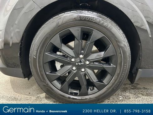 Used 2024 Kia Carnival SX Prestige image 13