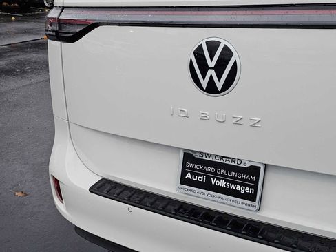Used 2025 Volkswagen ID. Buzz Pro S image 17