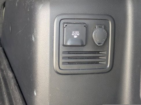 Used 2022 Toyota 4Runner SR5 Premium image 12