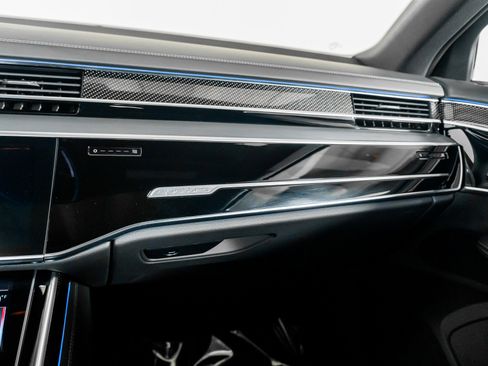 Used 2025 Audi S8 image 37