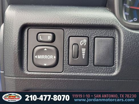 Used 2018 Toyota 4Runner SR5 Premium AWD/4WD image 22