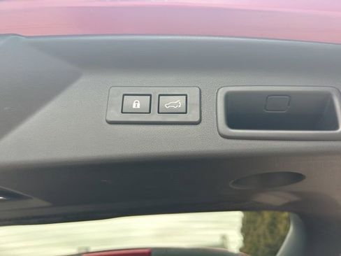 Used 2025 Subaru Forester Limited image 11