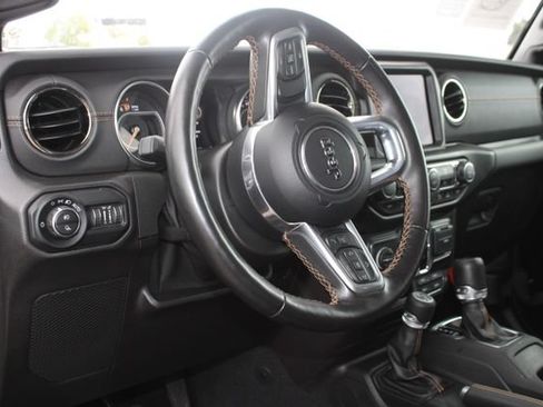 Used 2021 Jeep Gladiator Overland AWD/4WD image 8