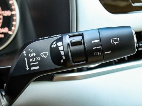 New 2025 Mitsubishi Outlander SE image 29