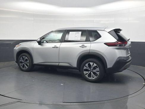 Used 2023 Nissan Rogue SV FWD image 8