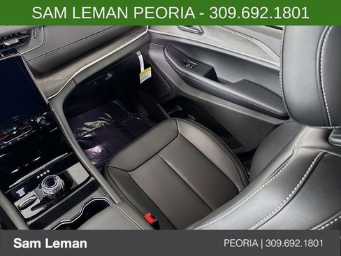 New 2025 Jeep Grand Cherokee L Limited w/ Black Appearance Package image 23