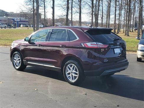 Certified 2024 Ford Edge SEL w/ Convenience Package image 4