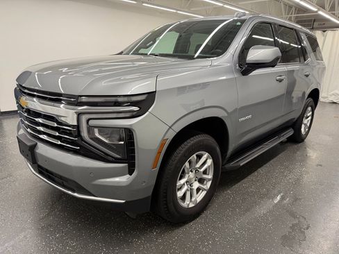 Used 2025 Chevrolet Tahoe LT AWD/4WD image 4