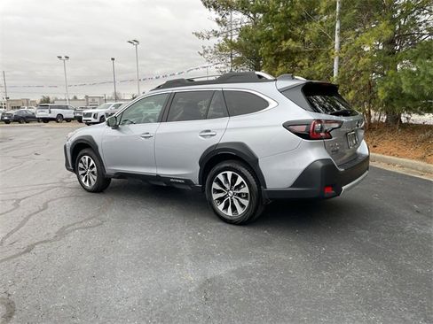 Used 2025 Subaru Outback Touring w/ Popular Package #2 image 3