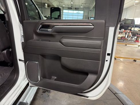 Used 2024 Chevrolet Silverado 3500 LTZ w/ LTZ Convenience Package AWD/4WD image 10