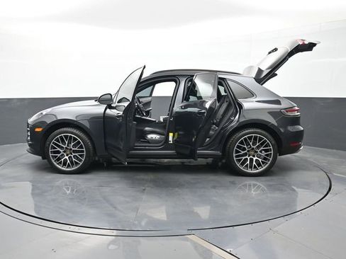 Certified 2020 Porsche Macan image 30