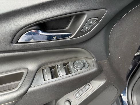 Used 2021 Chevrolet Equinox Premier FWD image 17