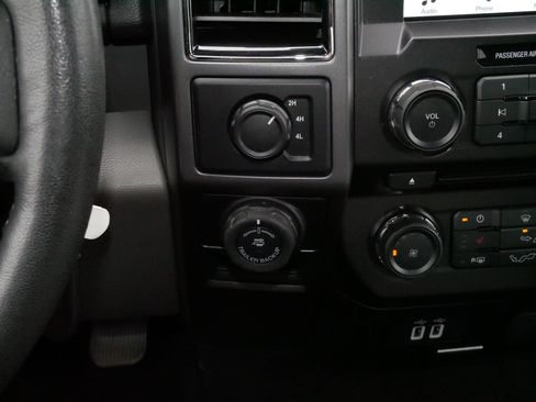 Used 2018 Ford F150 XLT w/ Equipment Group 302A Luxury AWD/4WD image 24