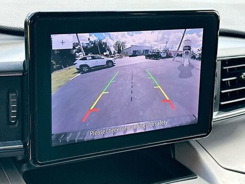 Used 2023 Ford Explorer XLT w/ Equipment Group 202A image 13