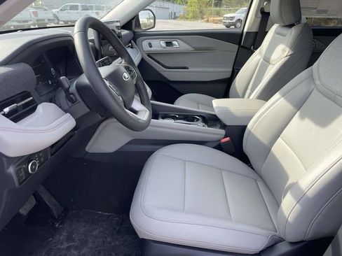 New 2026 Ford Explorer Active w/ Active Comfort Package image 15