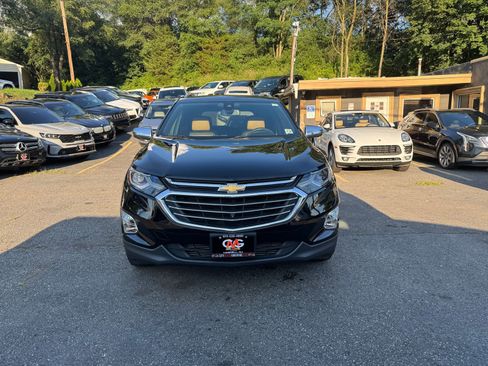 Used 2021 Chevrolet Equinox Premier image 2