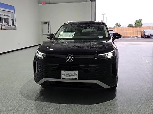 New 2026 Volkswagen Tiguan SE FWD image 4