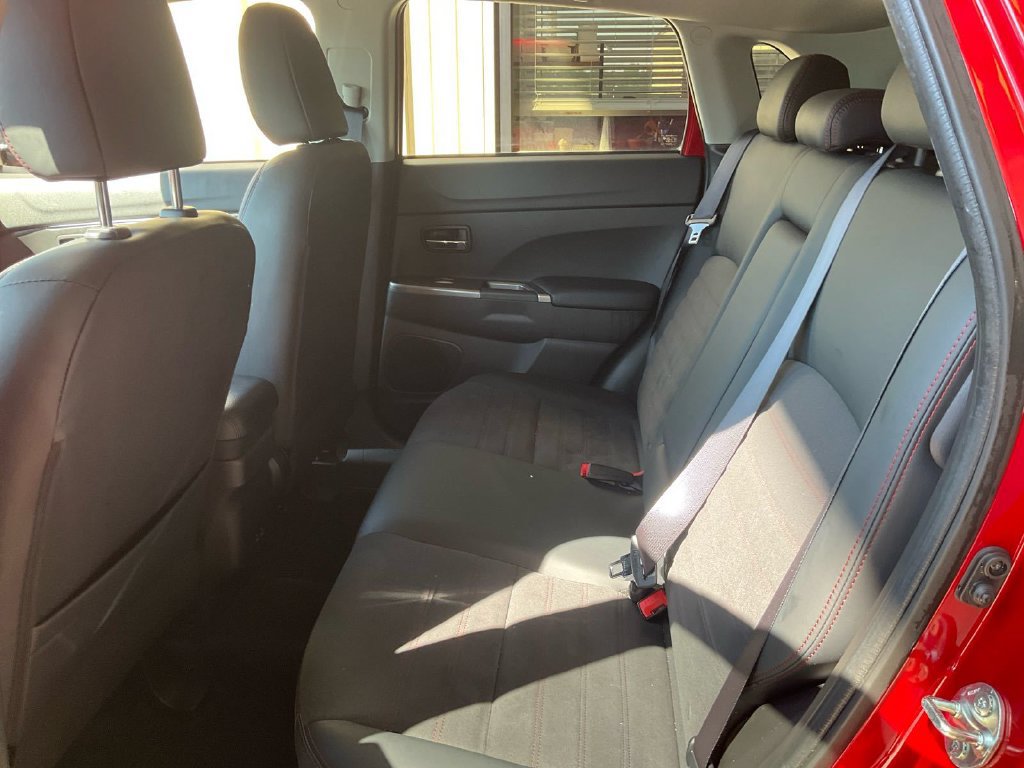 Used 2025 Mitsubishi Outlander Sport SE AWD/4WD image 4