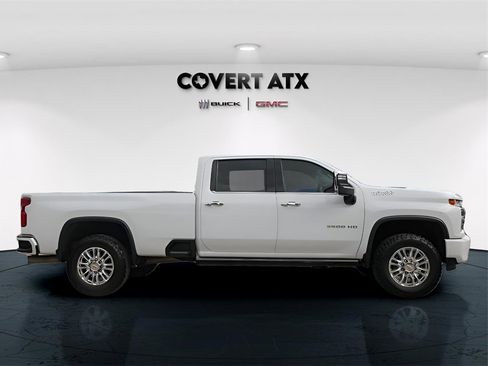 Used 2022 Chevrolet Silverado 3500 High Country w/ Z71 Off-Road Package image 8