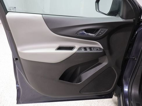 Used 2018 Chevrolet Equinox LS FWD image 13