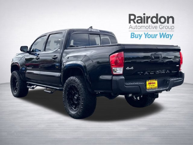 Used 2017 Toyota Tacoma SR5 w/ Tow Package AWD/4WD image 5