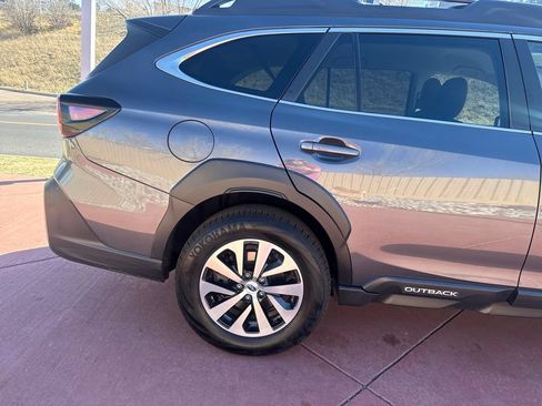 Used 2023 Subaru Outback Premium AWD/4WD image 30
