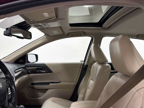 Used 2017 Honda Accord Touring image 24