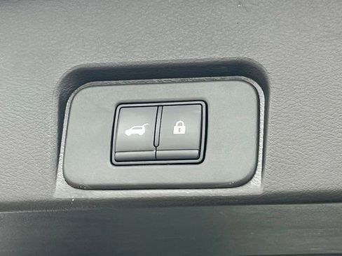 Used 2025 Nissan Rogue SV image 13