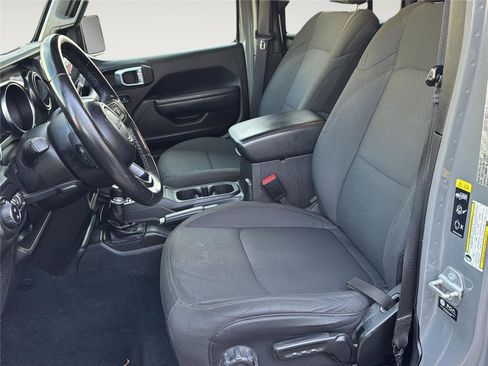 Used 2022 Jeep Gladiator Sport image 15