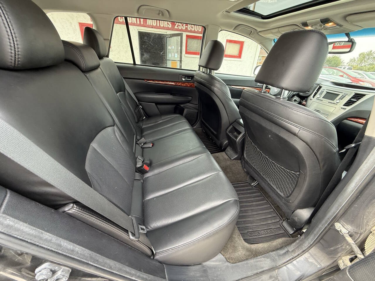 Used 2012 Subaru Outback 3.6R Limited w/ Moonroof Pkg AWD/4WD image 16