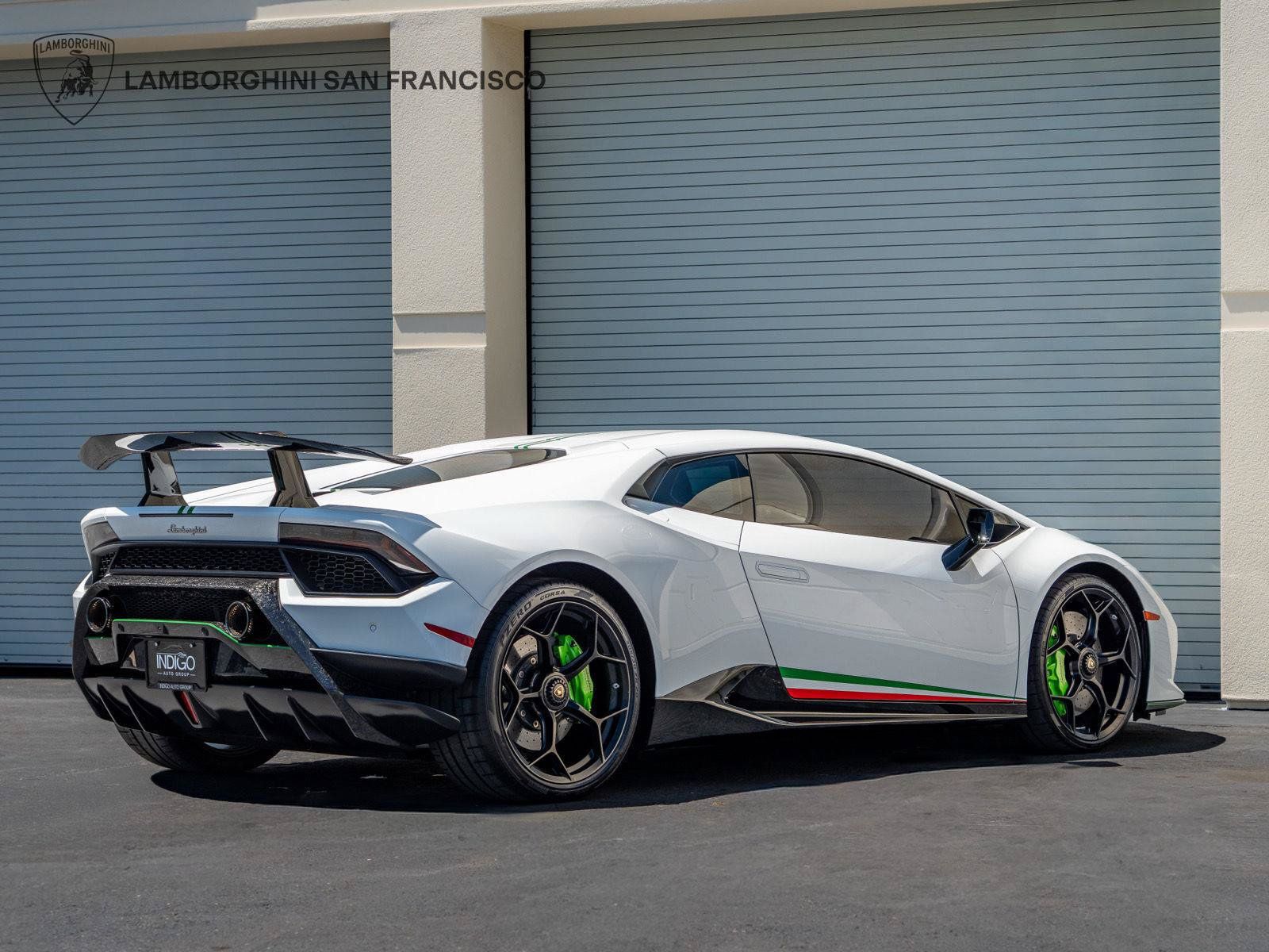 Used 2018 Lamborghini Huracan Performante AWD/4WD image 10