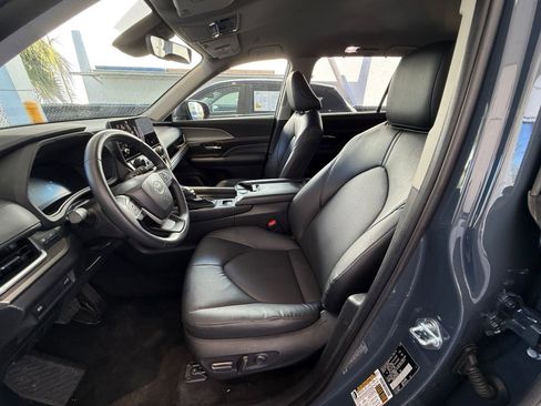 Used 2025 Toyota Grand Highlander XLE image 28
