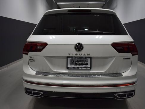 Used 2022 Volkswagen Tiguan SEL R-Line image 9