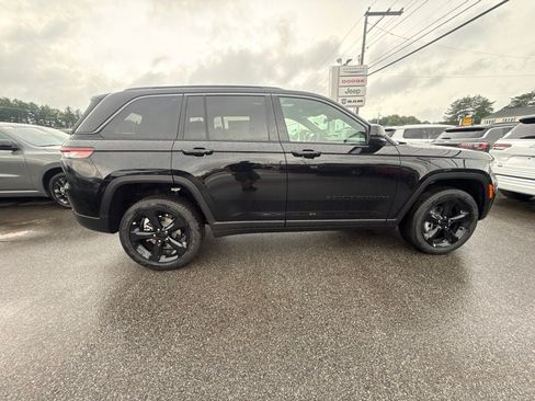 New 2026 Jeep Grand Cherokee Limited w/ Limited Altitude Package AWD/4WD image 6