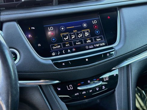 Used 2020 Cadillac XT5 Premium Luxury FWD image 16