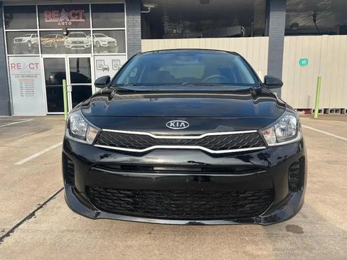Used 2019 Kia Rio S FWD image 2