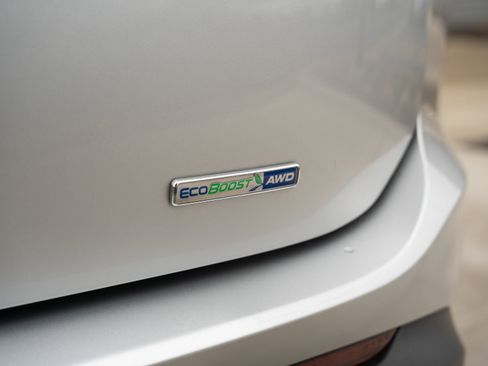 Used 2018 Ford Edge SE image 27