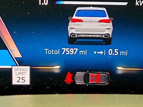 Used 2025 BMW X5 xDrive50e w/ M Sport Package image 16