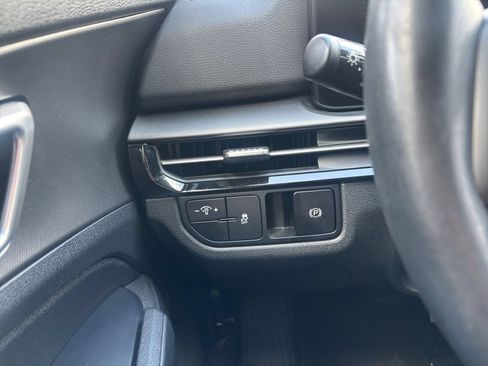 Used 2026 Kia Sportage LX FWD image 29