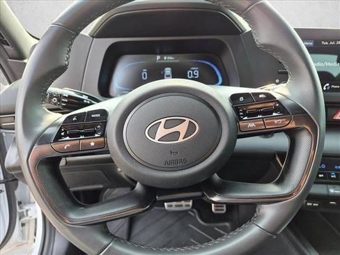 Certified 2025 Hyundai Elantra Sport FWD image 15