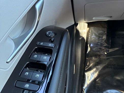 Used 2024 Hyundai Tucson Limited image 24